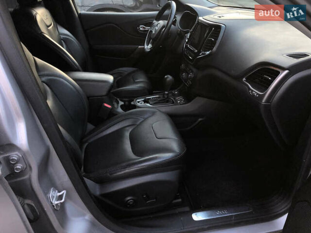 Серый Джип Чероки, объемом двигателя 3.24 л и пробегом 83 тыс. км за 17990 $, фото 13 на Automoto.ua