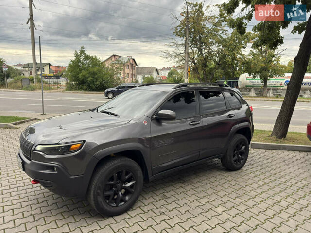 Джип Чероки 2019 в Киеве на Automoto.ua Серый Джип Чероки, объемом двигателя 3.24 л и пробегом 120 тыс. км за 22000 $, фото 5 на Automoto.ua