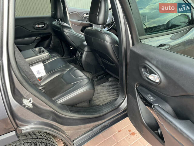 Сірий Джип Cherokee, об'ємом двигуна 2.36 л та пробігом 167 тис. км за 16500 $, фото 11 на Automoto.ua