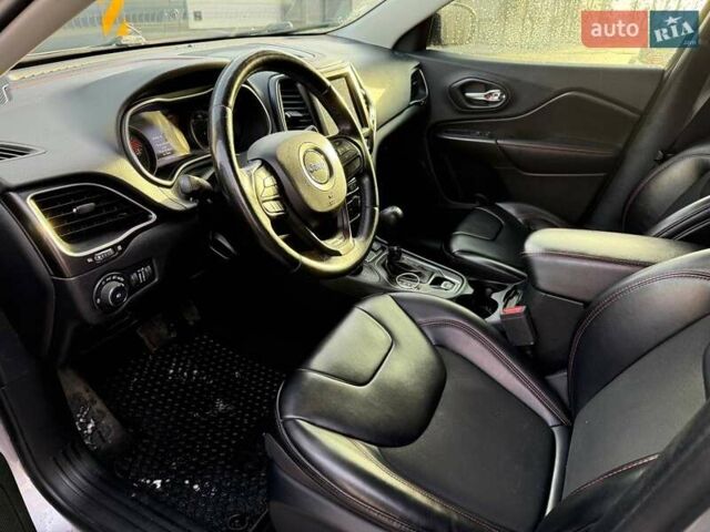 Серый Джип Чероки, объемом двигателя 3.24 л и пробегом 110 тыс. км за 22500 $, фото 18 на Automoto.ua