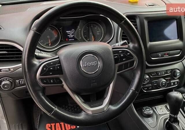 Сірий Джип Cherokee, об'ємом двигуна 3.24 л та пробігом 125 тис. км за 19000 $, фото 20 на Automoto.ua