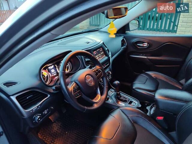 Серый Джип Чероки, объемом двигателя 3.2 л и пробегом 205 тыс. км за 15700 $, фото 16 на Automoto.ua