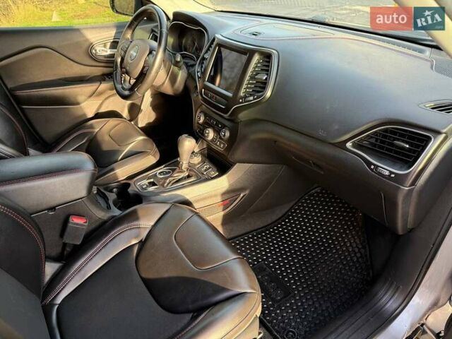 Серый Джип Чероки, объемом двигателя 3.24 л и пробегом 110 тыс. км за 22500 $, фото 20 на Automoto.ua