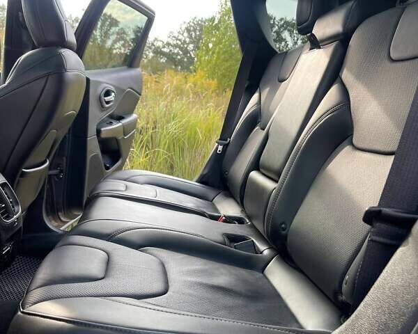 Серый Джип Чероки, объемом двигателя 3.2 л и пробегом 122 тыс. км за 18499 $, фото 8 на Automoto.ua