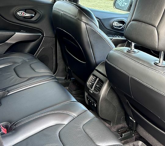 Серый Джип Чероки, объемом двигателя 3.2 л и пробегом 182 тыс. км за 14800 $, фото 9 на Automoto.ua