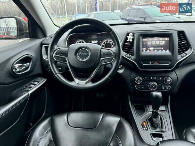Серый Джип Чероки, объемом двигателя 2.36 л и пробегом 90 тыс. км за 16990 $, фото 12 на Automoto.ua