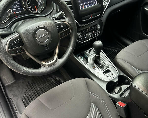 Серый Джип Чероки, объемом двигателя 2.36 л и пробегом 139 тыс. км за 16600 $, фото 33 на Automoto.ua