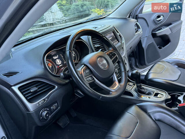 Сірий Джип Cherokee, об'ємом двигуна 2.36 л та пробігом 109 тис. км за 15500 $, фото 49 на Automoto.ua