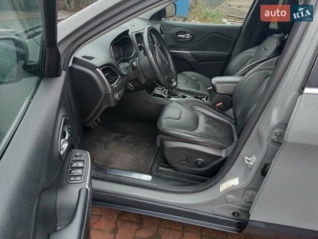 Серый Джип Чероки, объемом двигателя 2.4 л и пробегом 111 тыс. км за 17300 $, фото 6 на Automoto.ua