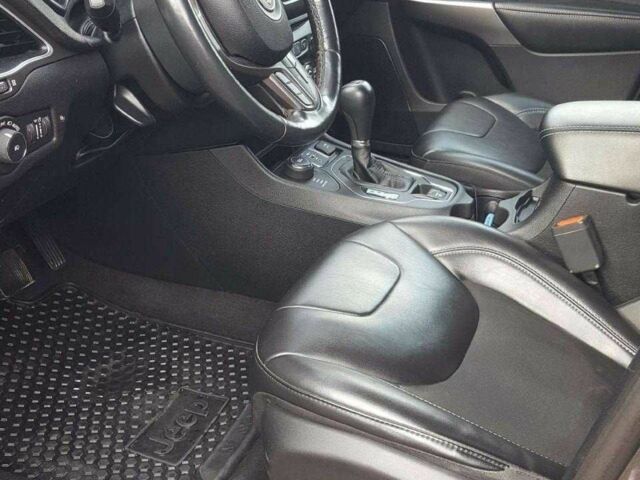 Сірий Джип Cherokee, об'ємом двигуна 2.4 л та пробігом 100 тис. км за 10800 $, фото 9 на Automoto.ua