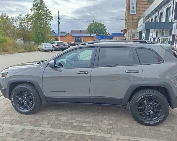 Джип Чероки 2019 в Нежине на Automoto.ua Серый Джип Чероки, объемом двигателя 3.2 л и пробегом 138 тыс. км за 21900 $, фото 4 на Automoto.ua