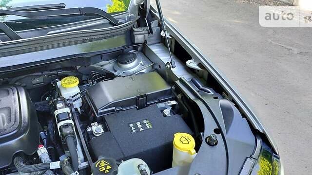 Сірий Джип Cherokee, об'ємом двигуна 2 л та пробігом 235 тис. км за 16300 $, фото 37 на Automoto.ua