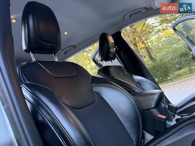 Сірий Джип Cherokee, об'ємом двигуна 2.36 л та пробігом 109 тис. км за 15500 $, фото 64 на Automoto.ua