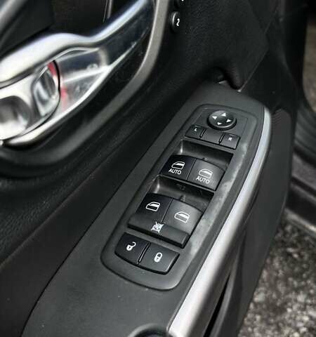 Серый Джип Чероки, объемом двигателя 3.2 л и пробегом 182 тыс. км за 14800 $, фото 16 на Automoto.ua