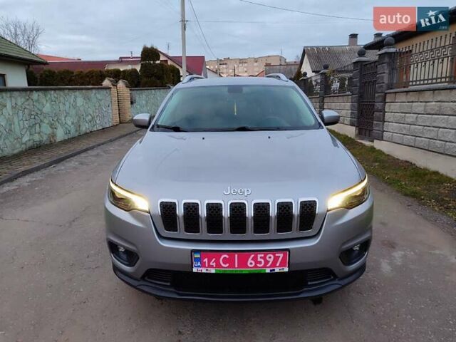 Серый Джип Чероки, объемом двигателя 3.2 л и пробегом 205 тыс. км за 15700 $, фото 1 на Automoto.ua