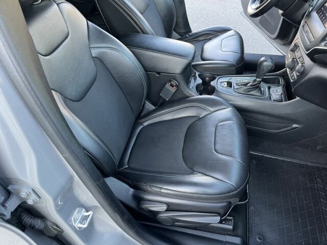 Серый Джип Чероки, объемом двигателя 2.4 л и пробегом 123 тыс. км за 16500 $, фото 9 на Automoto.ua