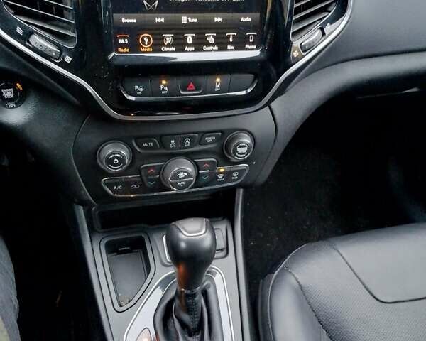 Серый Джип Чероки, объемом двигателя 2.4 л и пробегом 111 тыс. км за 17300 $, фото 16 на Automoto.ua