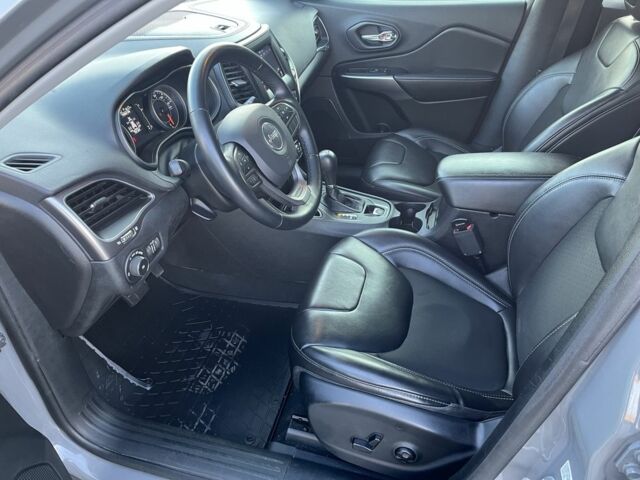 Серый Джип Чероки, объемом двигателя 2.4 л и пробегом 123 тыс. км за 16500 $, фото 7 на Automoto.ua