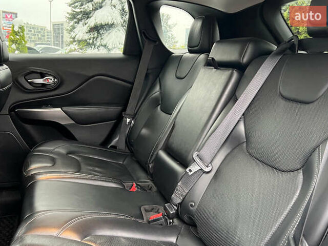 Сірий Джип Cherokee, об'ємом двигуна 3.24 л та пробігом 142 тис. км за 16999 $, фото 21 на Automoto.ua