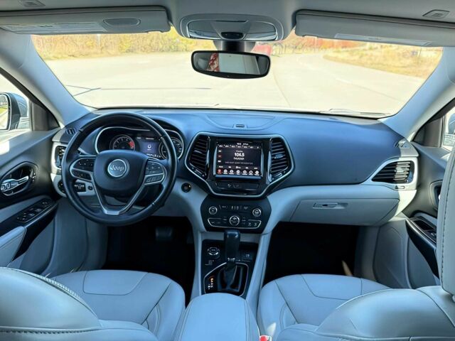 Серый Джип Чероки, объемом двигателя 3.2 л и пробегом 37 тыс. км за 9000 $, фото 9 на Automoto.ua