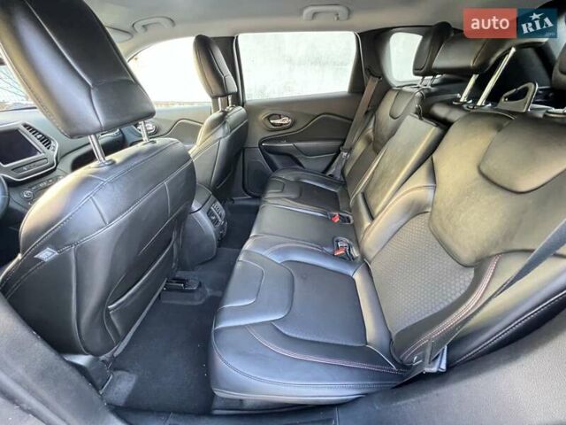 Сірий Джип Cherokee, об'ємом двигуна 3.2 л та пробігом 197 тис. км за 18900 $, фото 20 на Automoto.ua