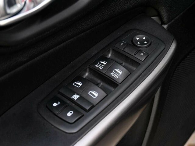 Серый Джип Чероки, объемом двигателя 2.4 л и пробегом 96 тыс. км за 10500 $, фото 15 на Automoto.ua