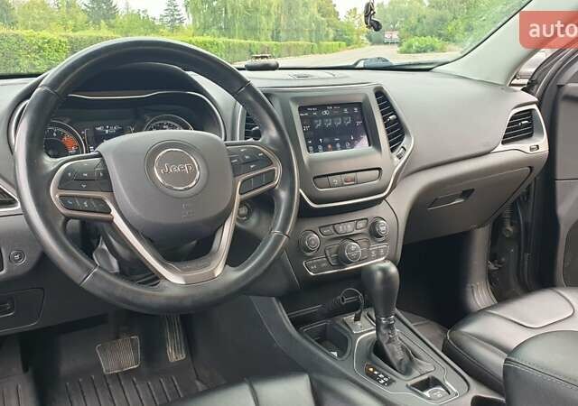Серый Джип Чероки, объемом двигателя 3.24 л и пробегом 61 тыс. км за 19000 $, фото 38 на Automoto.ua