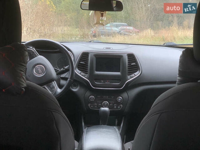 Сірий Джип Cherokee, об'ємом двигуна 2.36 л та пробігом 139 тис. км за 16800 $, фото 12 на Automoto.ua