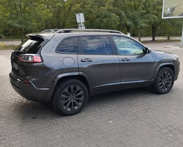 Сірий Джип Cherokee, об'ємом двигуна 3.24 л та пробігом 133 тис. км за 18000 $, фото 5 на Automoto.ua