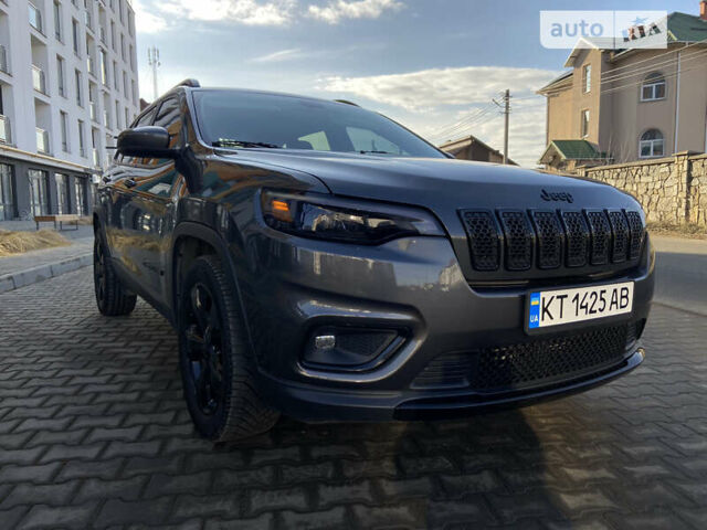 Сірий Джип Cherokee, об'ємом двигуна 2.36 л та пробігом 129 тис. км за 19000 $, фото 1 на Automoto.ua