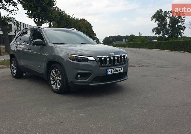 Серый Джип Чероки, объемом двигателя 3.24 л и пробегом 61 тыс. км за 19000 $, фото 2 на Automoto.ua