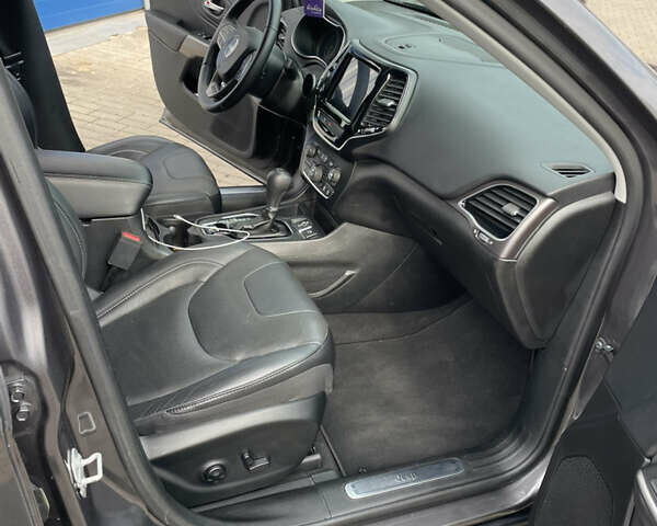 Сірий Джип Cherokee, об'ємом двигуна 2.36 л та пробігом 160 тис. км за 16500 $, фото 19 на Automoto.ua