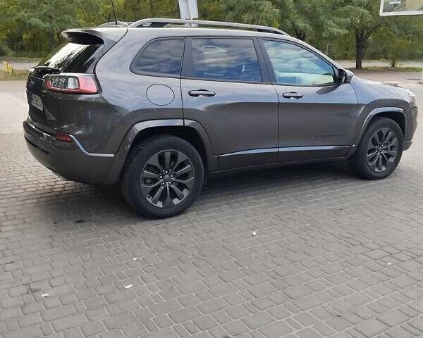 Сірий Джип Cherokee, об'ємом двигуна 3.24 л та пробігом 133 тис. км за 18000 $, фото 4 на Automoto.ua