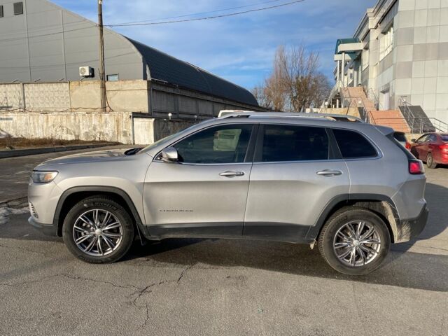 Сірий Джип Cherokee, об'ємом двигуна 2 л та пробігом 101 тис. км за 17490 $, фото 3 на Automoto.ua