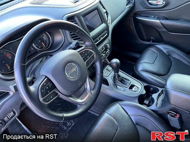 Серый Джип Чероки, объемом двигателя 2.4 л и пробегом 118 тыс. км за 17500 $, фото 8 на Automoto.ua