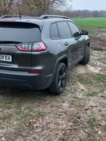 Серый Джип Чероки, объемом двигателя 2.36 л и пробегом 118 тыс. км за 16500 $, фото 1 на Automoto.ua