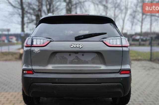 Серый Джип Чероки, объемом двигателя 2.36 л и пробегом 121 тыс. км за 14500 $, фото 1 на Automoto.ua