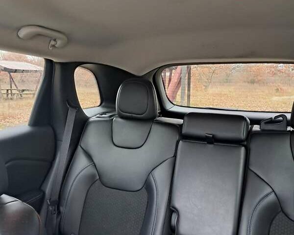 Серый Джип Чероки, объемом двигателя 2.36 л и пробегом 133 тыс. км за 18300 $, фото 16 на Automoto.ua