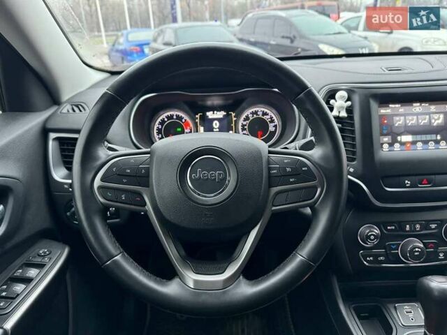 Серый Джип Чероки, объемом двигателя 2.36 л и пробегом 90 тыс. км за 16990 $, фото 11 на Automoto.ua