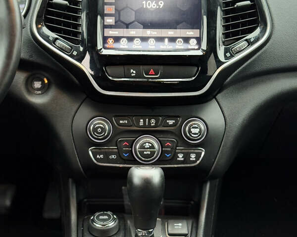 Серый Джип Чероки, объемом двигателя 3.2 л и пробегом 132 тыс. км за 17350 $, фото 23 на Automoto.ua