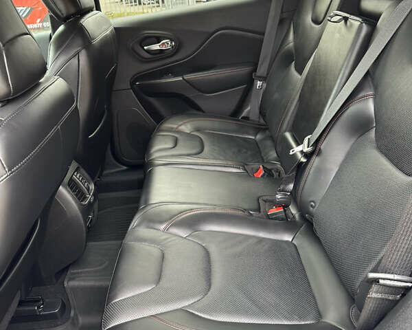 Джип Чероки 2019 в Черкассах на Automoto.ua Серый Джип Чероки, объемом двигателя 3.2 л и пробегом 70 тыс. км за 21500 $, фото 25 на Automoto.ua