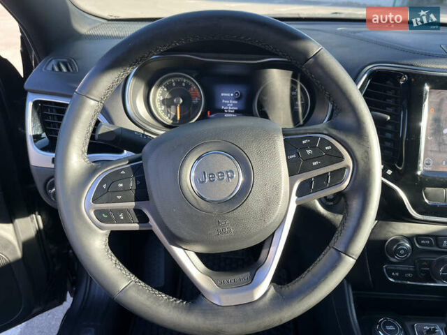 Джип Чероки 2019 в Полтаве на Automoto.ua Серый Джип Чероки, объемом двигателя 3.2 л и пробегом 68 тыс. км за 24700 $, фото 13 на Automoto.ua