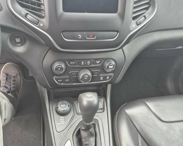 Сірий Джип Cherokee, об'ємом двигуна 2.36 л та пробігом 60 тис. км за 16500 $, фото 18 на Automoto.ua