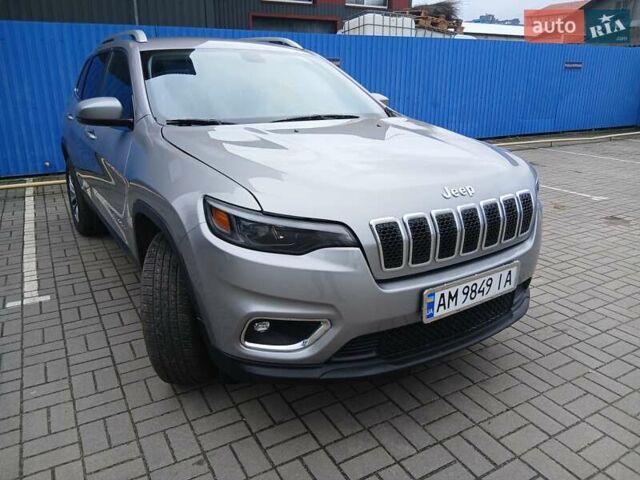 Серый Джип Чероки, объемом двигателя 2.36 л и пробегом 129 тыс. км за 13200 $, фото 2 на Automoto.ua