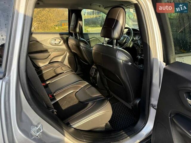 Серый Джип Чероки, объемом двигателя 3.24 л и пробегом 110 тыс. км за 22500 $, фото 22 на Automoto.ua