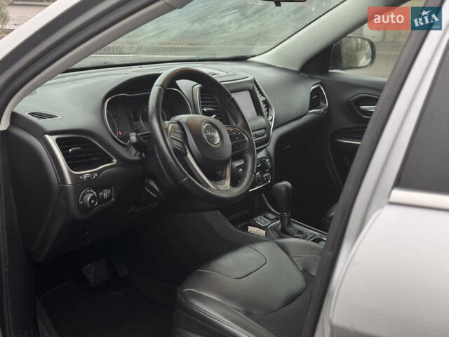 Сірий Джип Cherokee, об'ємом двигуна 2.36 л та пробігом 198 тис. км за 15200 $, фото 69 на Automoto.ua