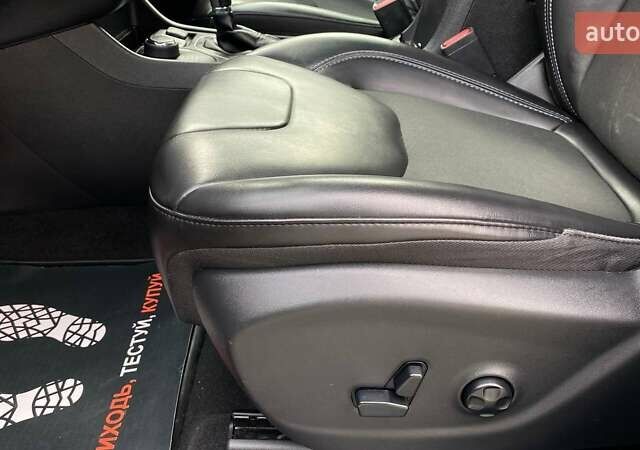 Сірий Джип Cherokee, об'ємом двигуна 3.24 л та пробігом 125 тис. км за 19000 $, фото 17 на Automoto.ua