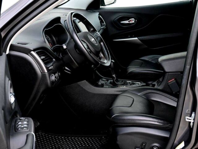 Серый Джип Чероки, объемом двигателя 2.4 л и пробегом 96 тыс. км за 10500 $, фото 13 на Automoto.ua