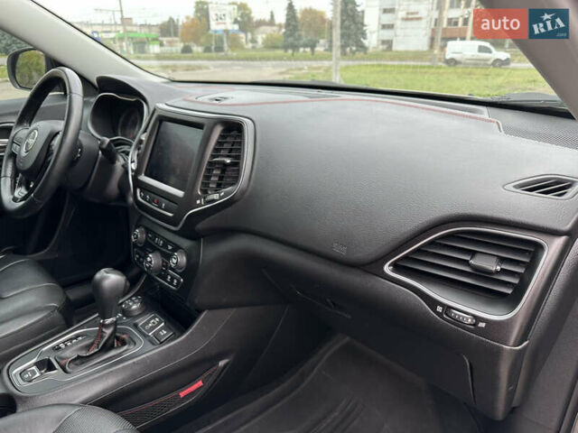 Джип Чероки 2019 в Черкассах на Automoto.ua Серый Джип Чероки, объемом двигателя 3.2 л и пробегом 70 тыс. км за 21500 $, фото 29 на Automoto.ua