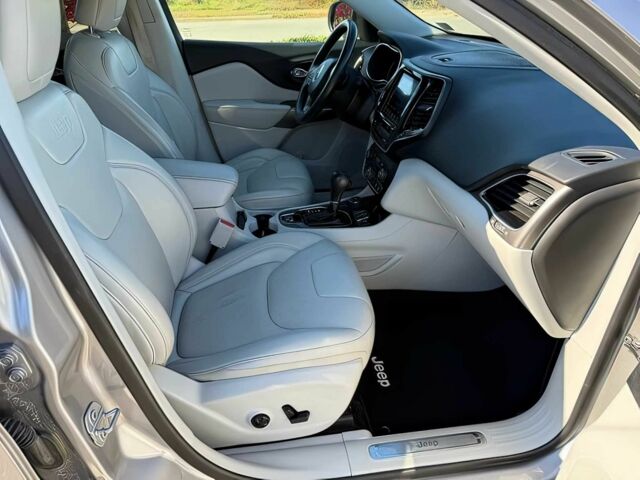 Серый Джип Чероки, объемом двигателя 3.2 л и пробегом 37 тыс. км за 9000 $, фото 12 на Automoto.ua